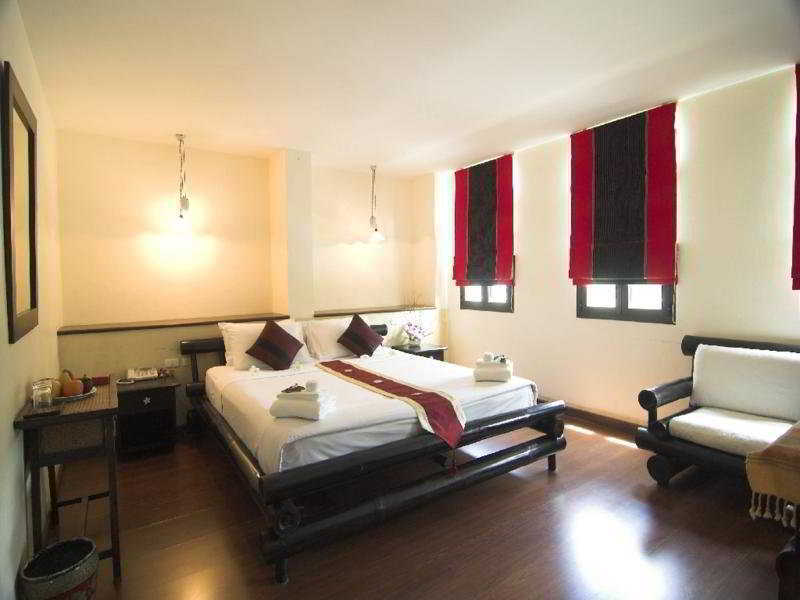 Phuket Heritage Hotel Karon Exterior foto